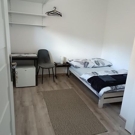 Stas-Przy Szkole Nr3 W Skawie Skawa Bagian luar foto